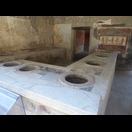 Die zugehörige Taverne (Thermopolium)
